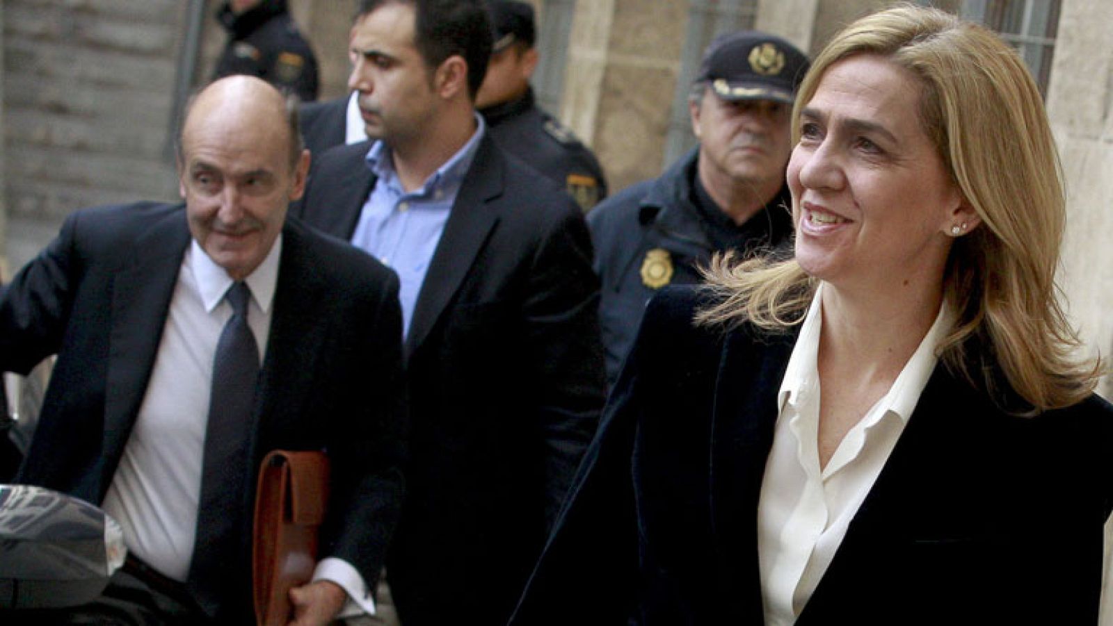 Informativo 24h: La infanta se desvincula de la gestion de Aizoon y declara que confiaba en su marido | RTVE Play
