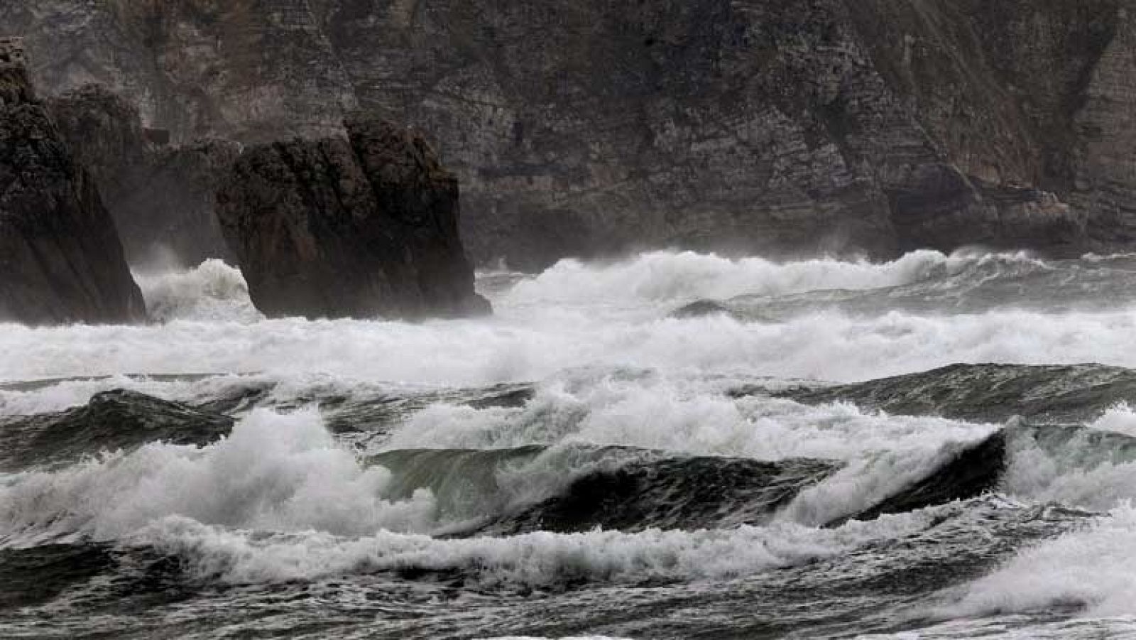 Alerta roja en gran parte del Cantábrico