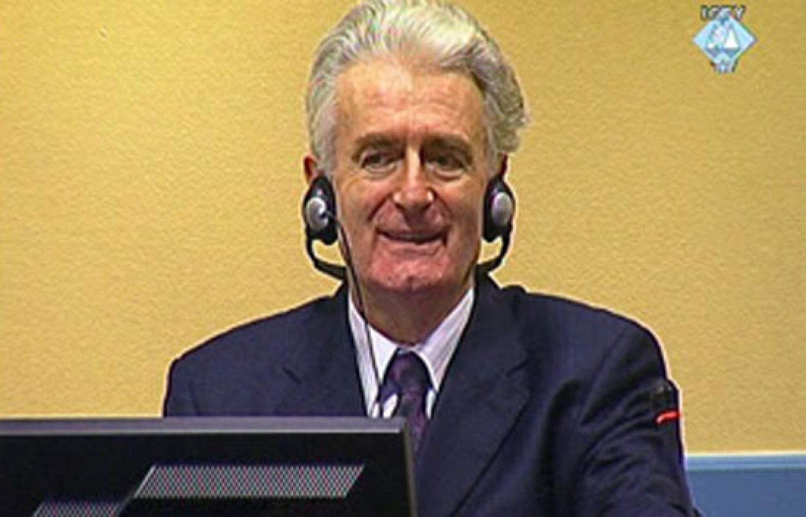 Risas en el Tribunal de La Haya | Ver