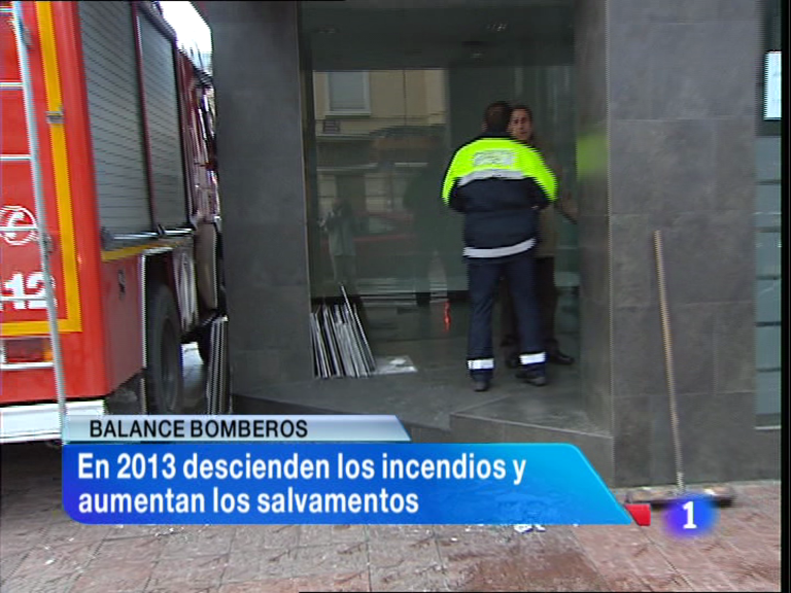  La Ibérica riojana está en aviso de nivel amarillo por nieve que puede alcanzar hasta 10 centímetros de espesor. Balance de la actividad de los Bomberos y Protección Civil en Logroño en 2013. En la Audiencia Provincial se ha juzgado a un hombre acusado de los delitos de coacción leve, detención ilegal y lesiones hacia una mujer con la que había mantenido hace años una relación. Un centenar de alumnos de 16 centros de bachillerato de La Rioja han participado en la novena edición de la Olimpiada de Biología. Por fin es sábado es un programa de ocio alternativo que se celebra en el Polideportivo Municipal Noveno Centenario de Logroño. Demetrio Navaridas es uno de los más importantes artistas riojanos del último medio siglo. La Biblioteca de La Rioja acoge una interesante actividad, organizada por la Universidad Popular de Logroño. Se trata de Cuentacuentos en idiomas. Contundente victoria del Naturhouse ante el Globalcaja de Cuenca. 