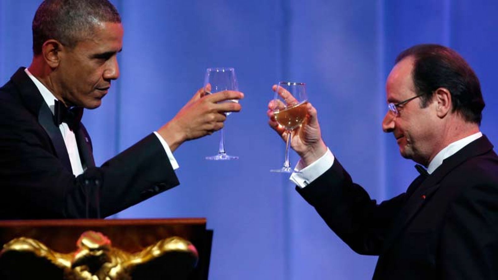 Informativo 24h: Barack Obama recibe a François Hollande con los máximos honores | RTVE Play