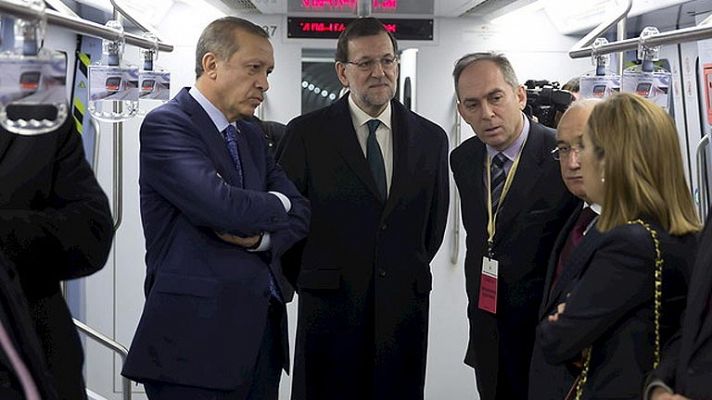 Telediario 1 - Rajoy inaugura el metro de Ankara en un acto con tono electoral de Erdogan