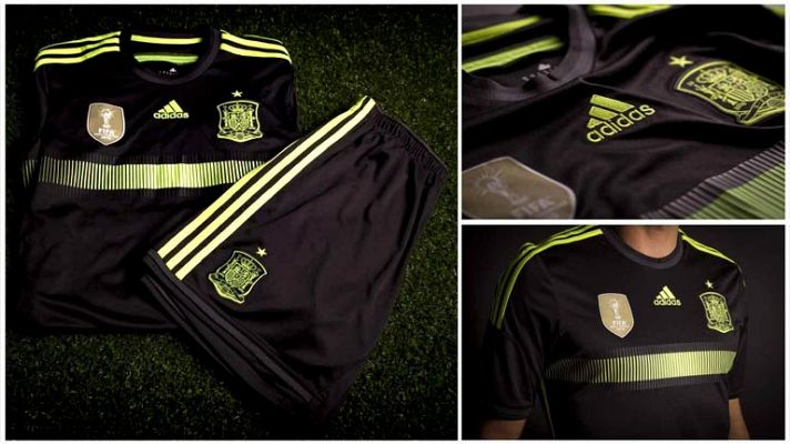 Telediario 1 - España vestirá de negro en su segunda equipación del Mundial