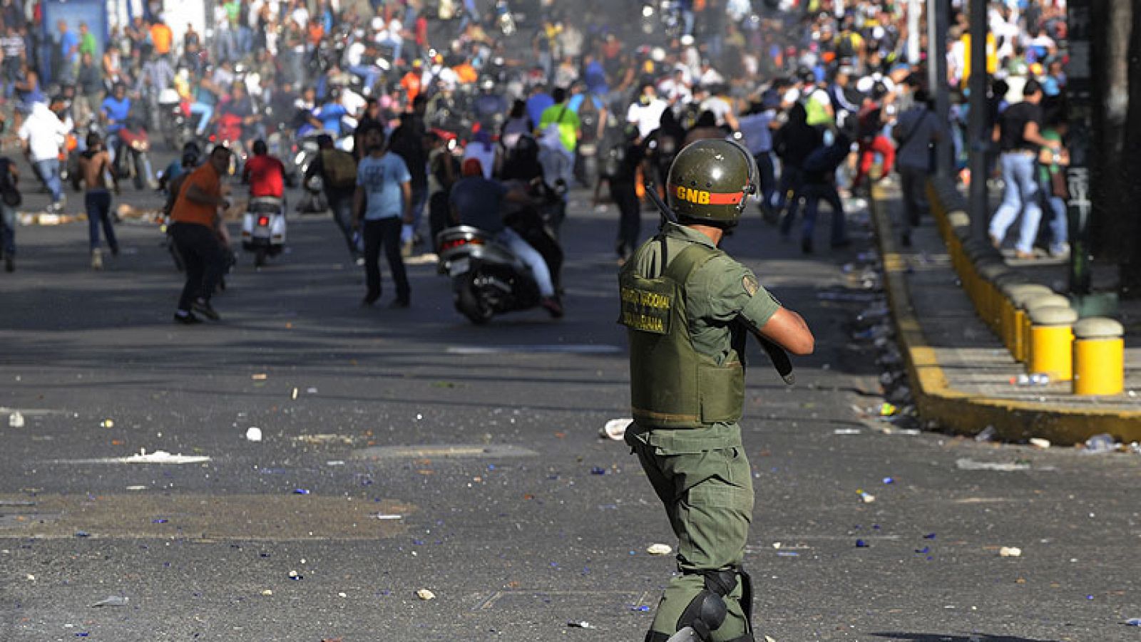 Telediario 1: Tres muertos, heridos y acusaciones tras marchas en Venezuela | RTVE Play