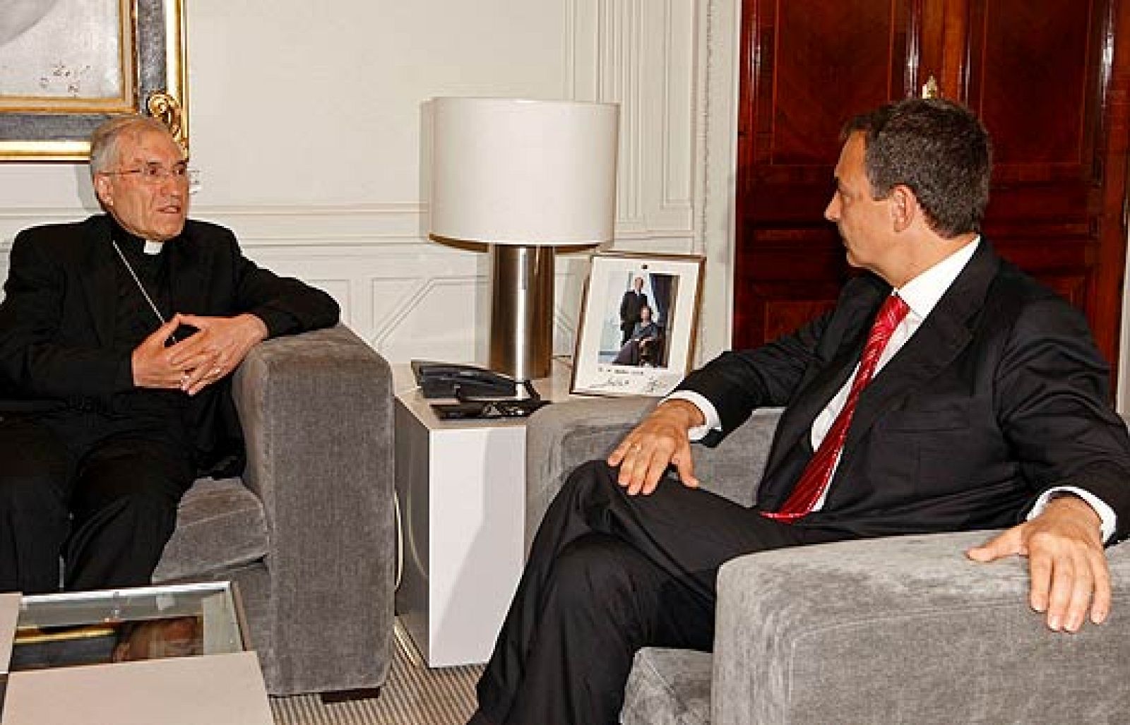 Zapatero recibe a Rouco en Moncloa | Ver