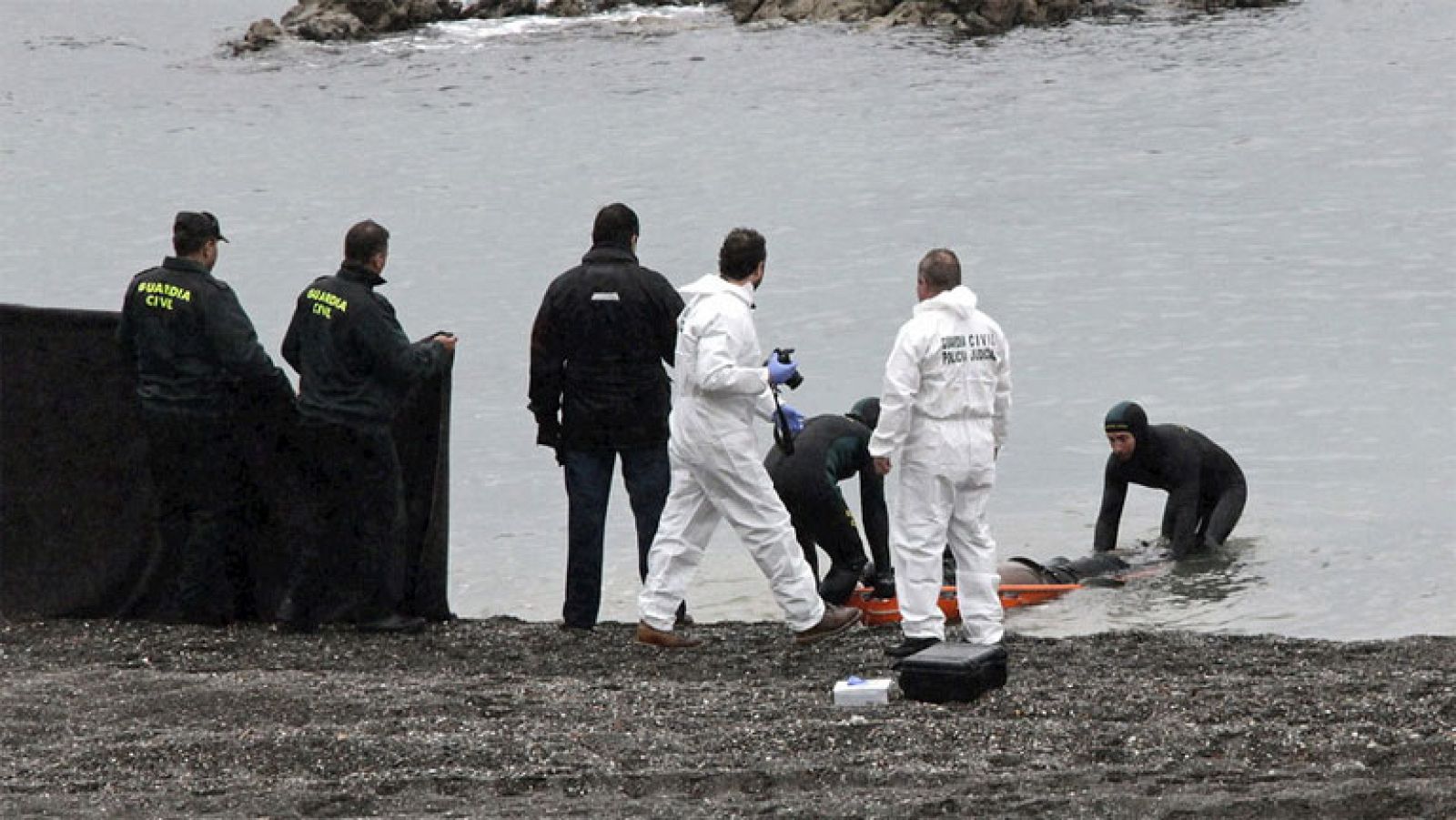 Sáenz de Santamaría explica que Interior informó de las pelotas de goma cuando tuvo los datos