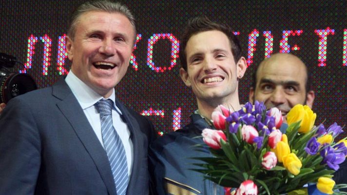 Telediario 1 - El francés Renaud Lavillenie bate el récord de Bubka en pértiga