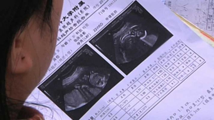 Telediario 1 - Embarazos en China
