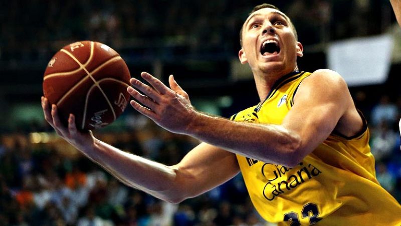 El UCAM Murcia se ha metido en zona de descenso tras su derrota  frente al Herbalife Gran Canaria (71-78) y la victoria de este sábado  del Tuenti Móvil Estudiantes en Valladolid. 