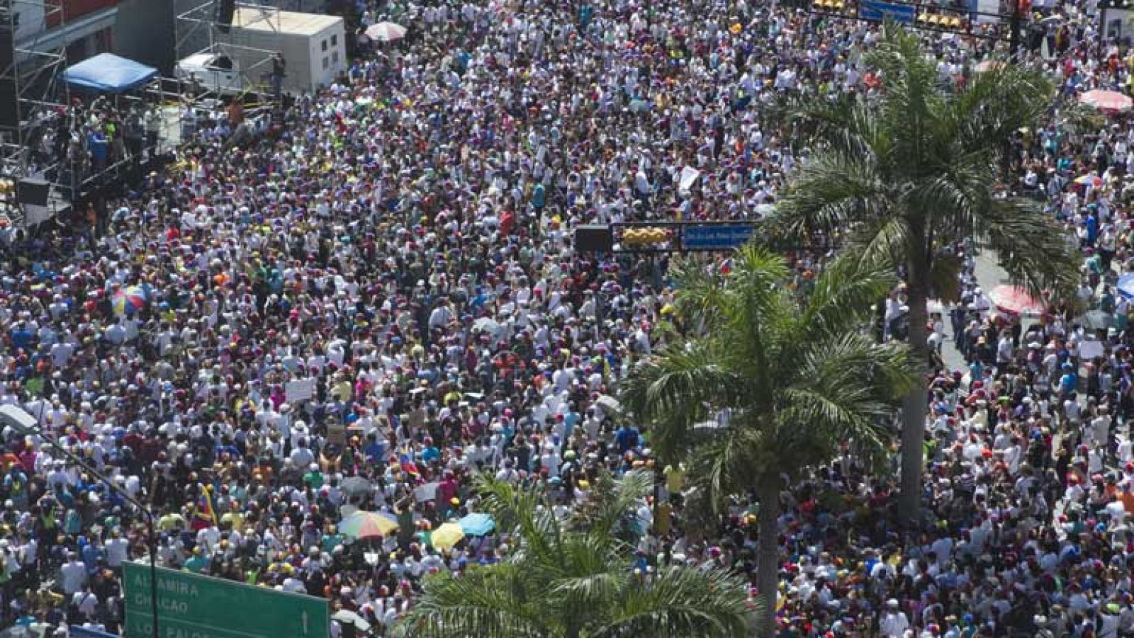 Pulso en las calles venezolanas entre el Gobierno y la oposición