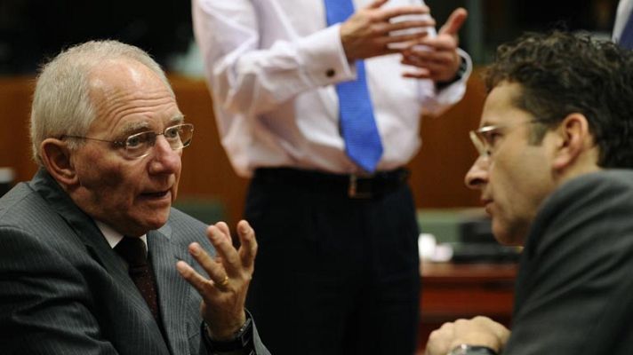 Los desayunos - Se reabre el debate sobre la reestructuración bancaria ante la presión de la Eurocámara