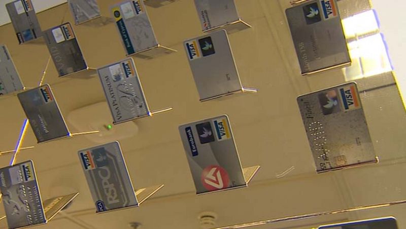 La policía desmantela una organización búlgara especializada en el fraude con tarjetas bancarias