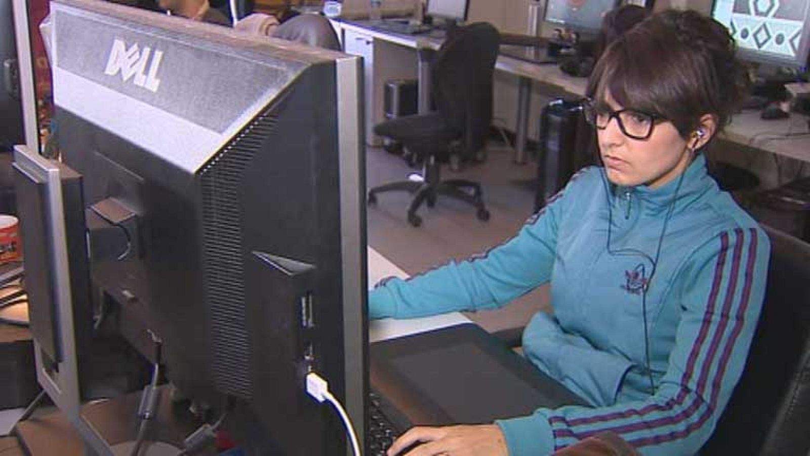 Una mujer tiene que trabajar 84 días más al año para cobrar lo mismo que un hombre