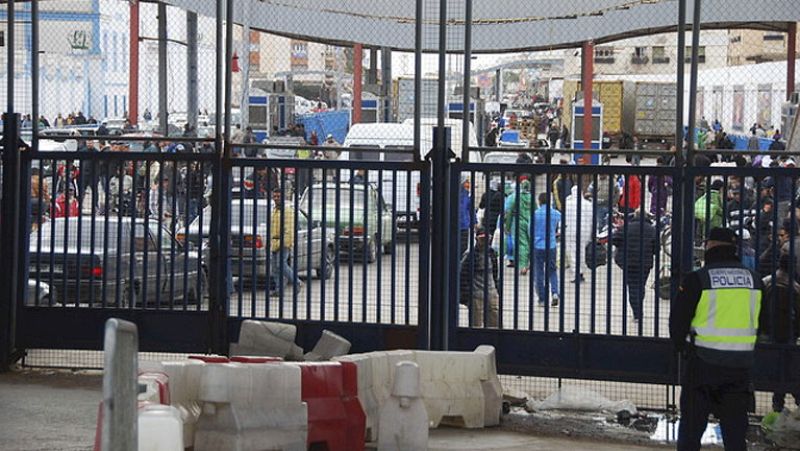 Una familia de Valencia reclama a Educación los gastos de matrícula, transporte y comedor de su hija