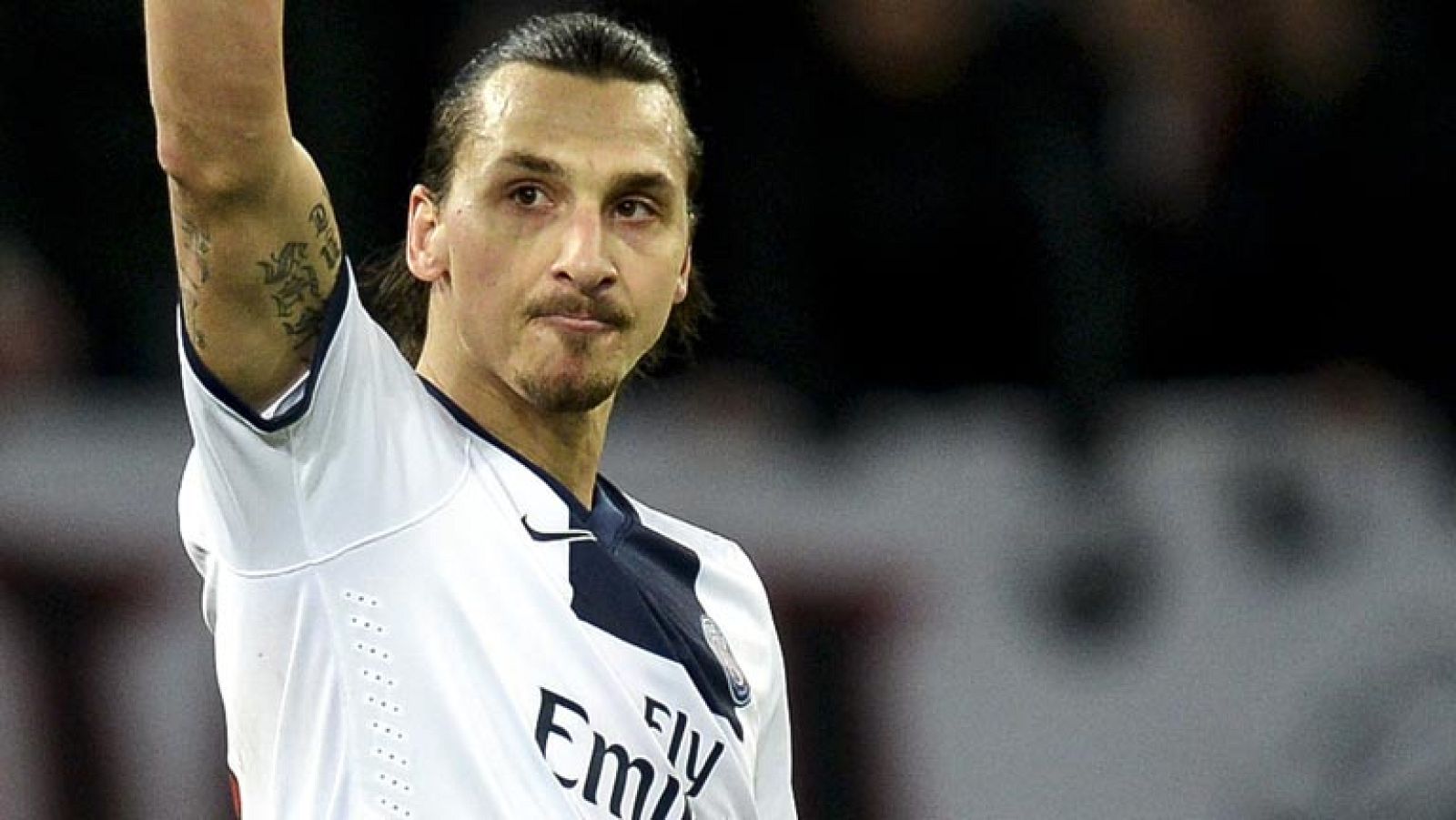 Golazo de 'Ibra' para adelantar a Cristiano en el 'pichichi' (0-3)