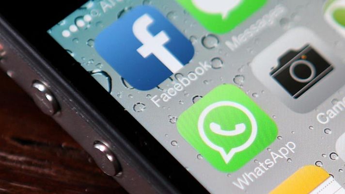 Telediario 1 - Facebook compra el servicio de mensajería WhatsApp por 13.800 millones de euros
