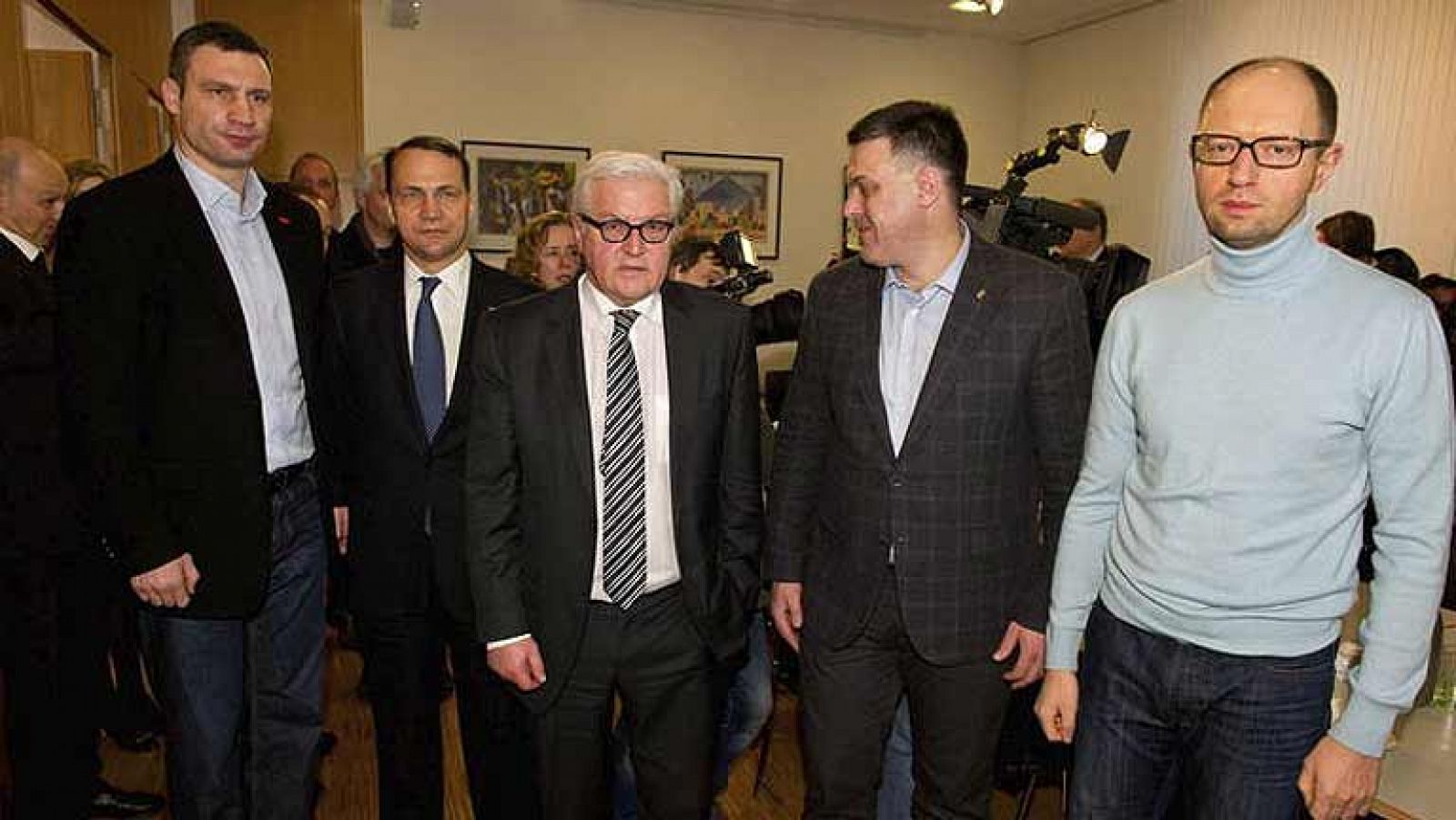  Yanukóvich se reúne con los ministros de Exteriores alemán, francés y polaco
