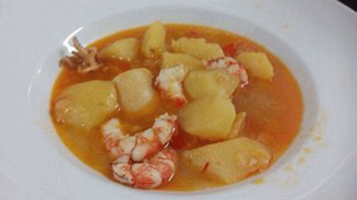 RTVE Cocina - Patatas con chipirones y gambones