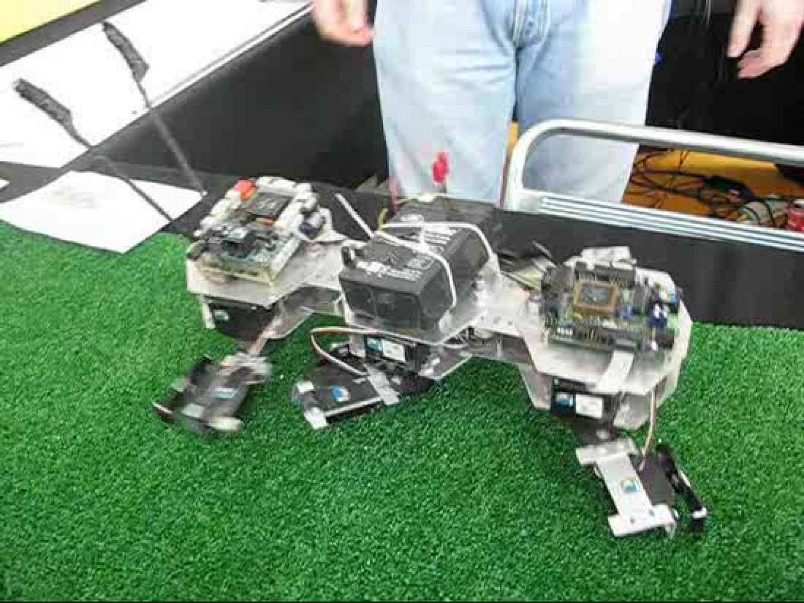 Robot caminante - Ciencia y tecnología en Rtve.es | Ver