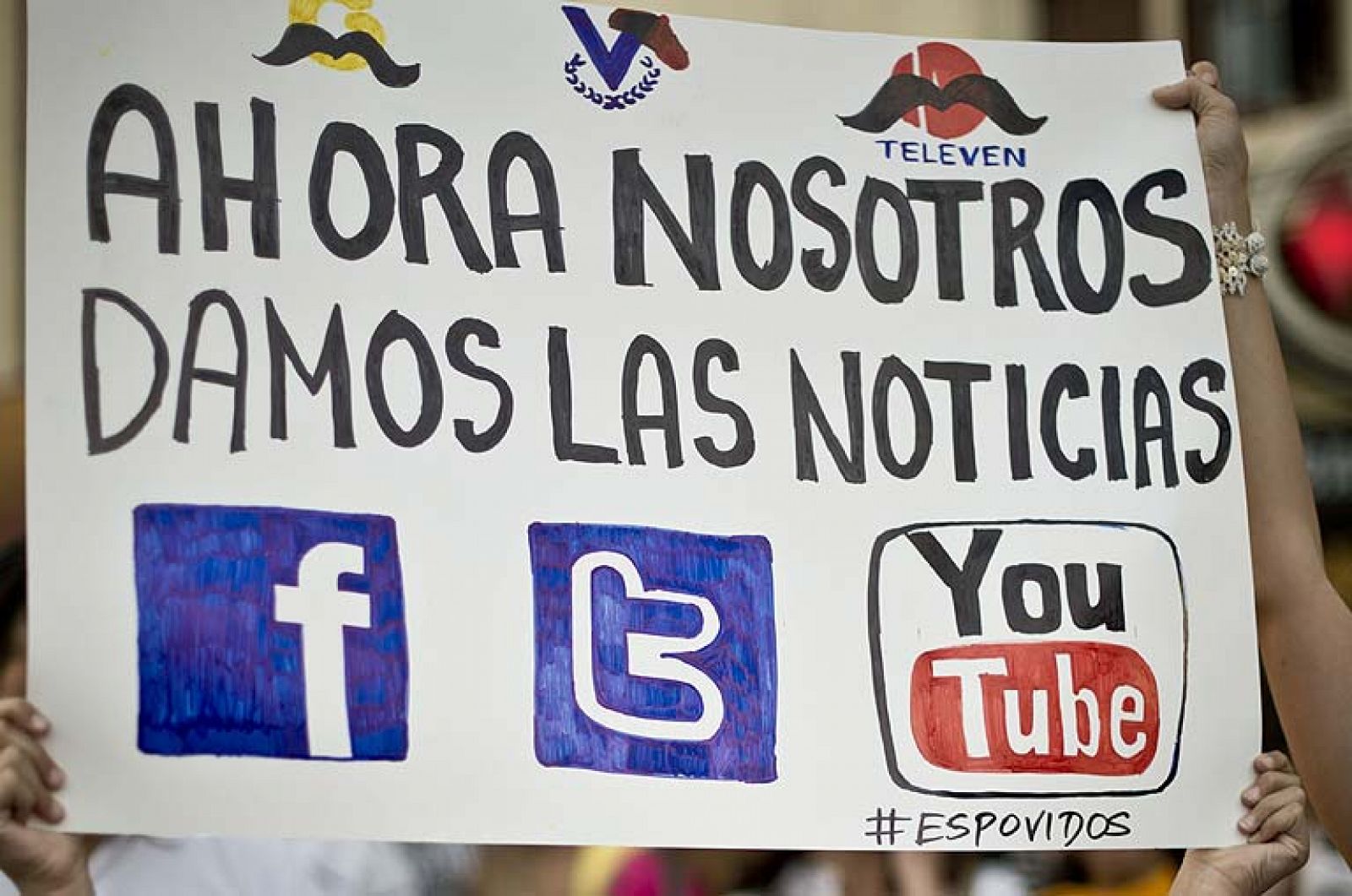 Venezuela convierte las redes sociales en un campo de batalla