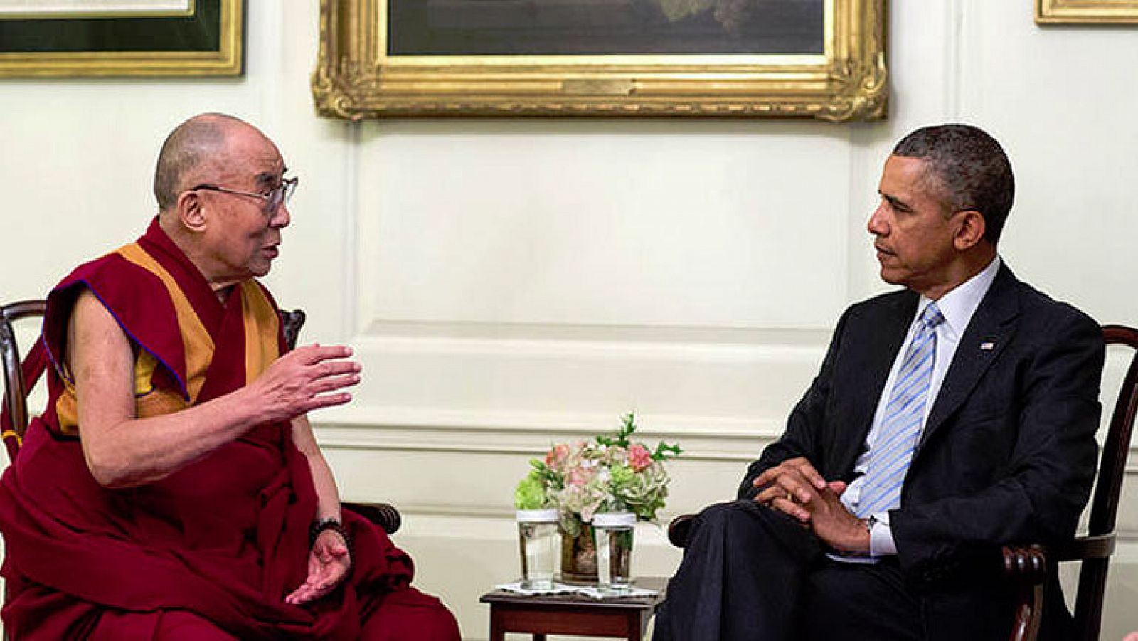  El presidente de Estados Unidos, Barack Obama, ha recibido en la Casa Blanca al líder espiritual tibetano, el dalái lama, pese a la advertencia de China de que el encuetro iba a "perjudicar muy gravemente" las relaciones entre las dos potencias. 