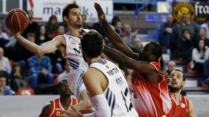 Telediario 1 - El Madrid se pasea  por Manresa y el Valencia cae en Zaragoza