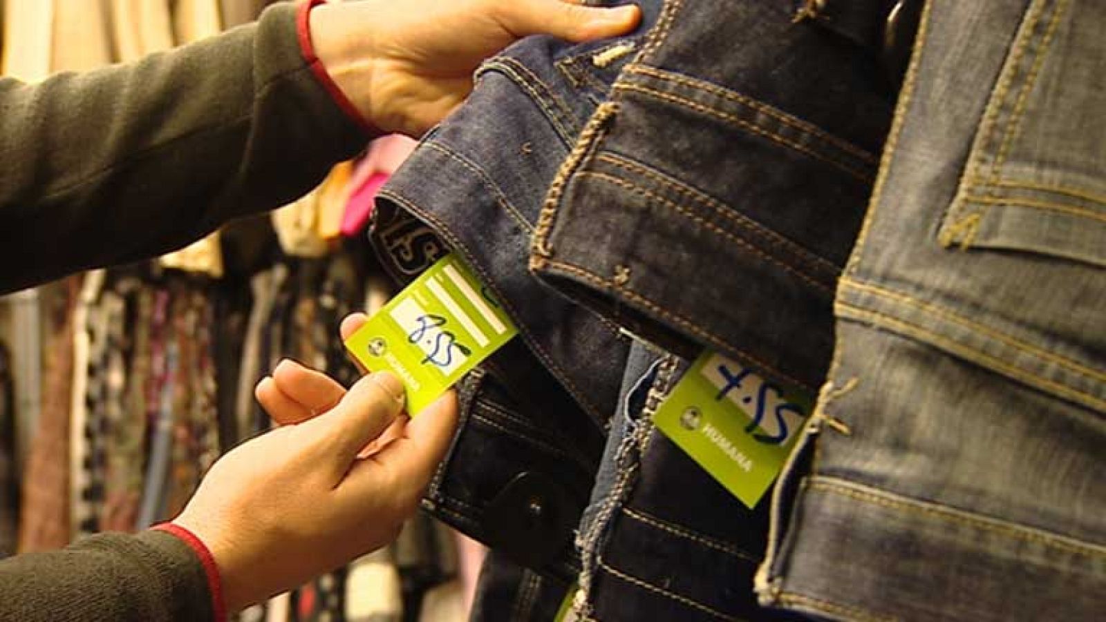 Con la crisis muchos encuentran en la moda de segunda mano una forma de ahorro