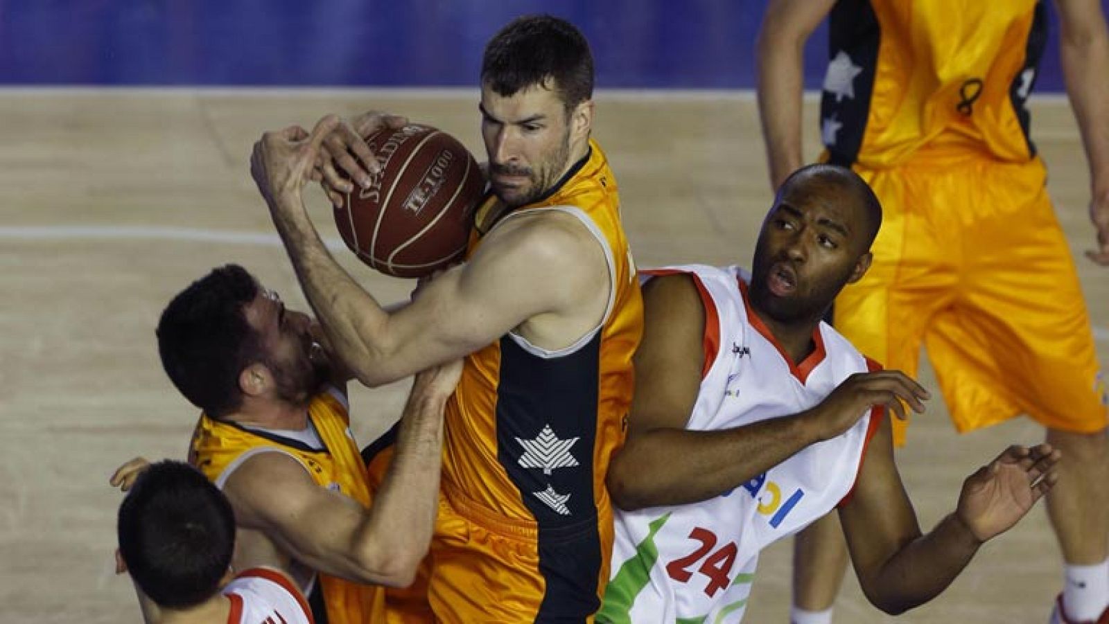 Fuenlabrada 75 - Cajasol 84 - Baloncesto en RTVE | Ver
