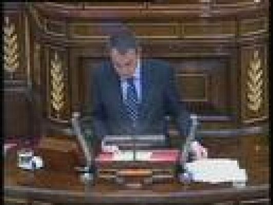 Zapatero anuncia medidas contra la crisis y propone pactos de Estado al PP