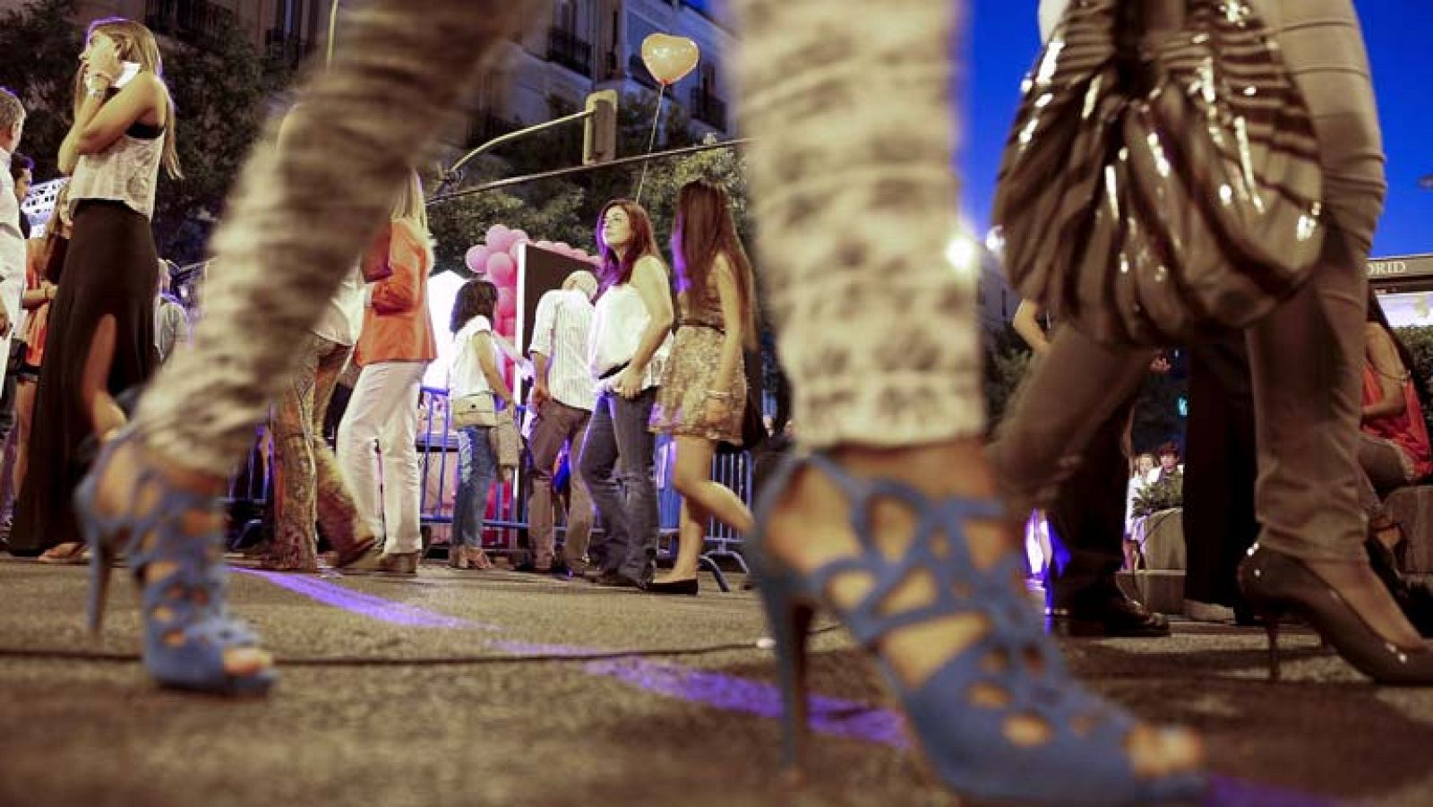 Telediario 1: Paga semanal o mensual a los hijos | RTVE Play