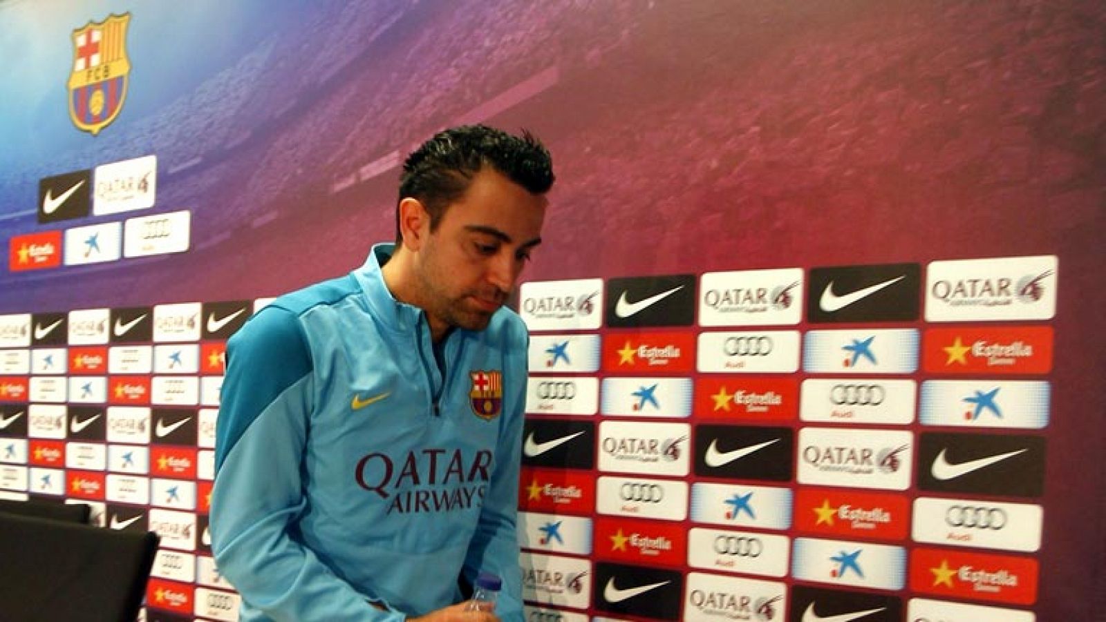 Telediario 1: Xavi: "Neymar está contento, risueño, no le está afectando" | RTVE Play