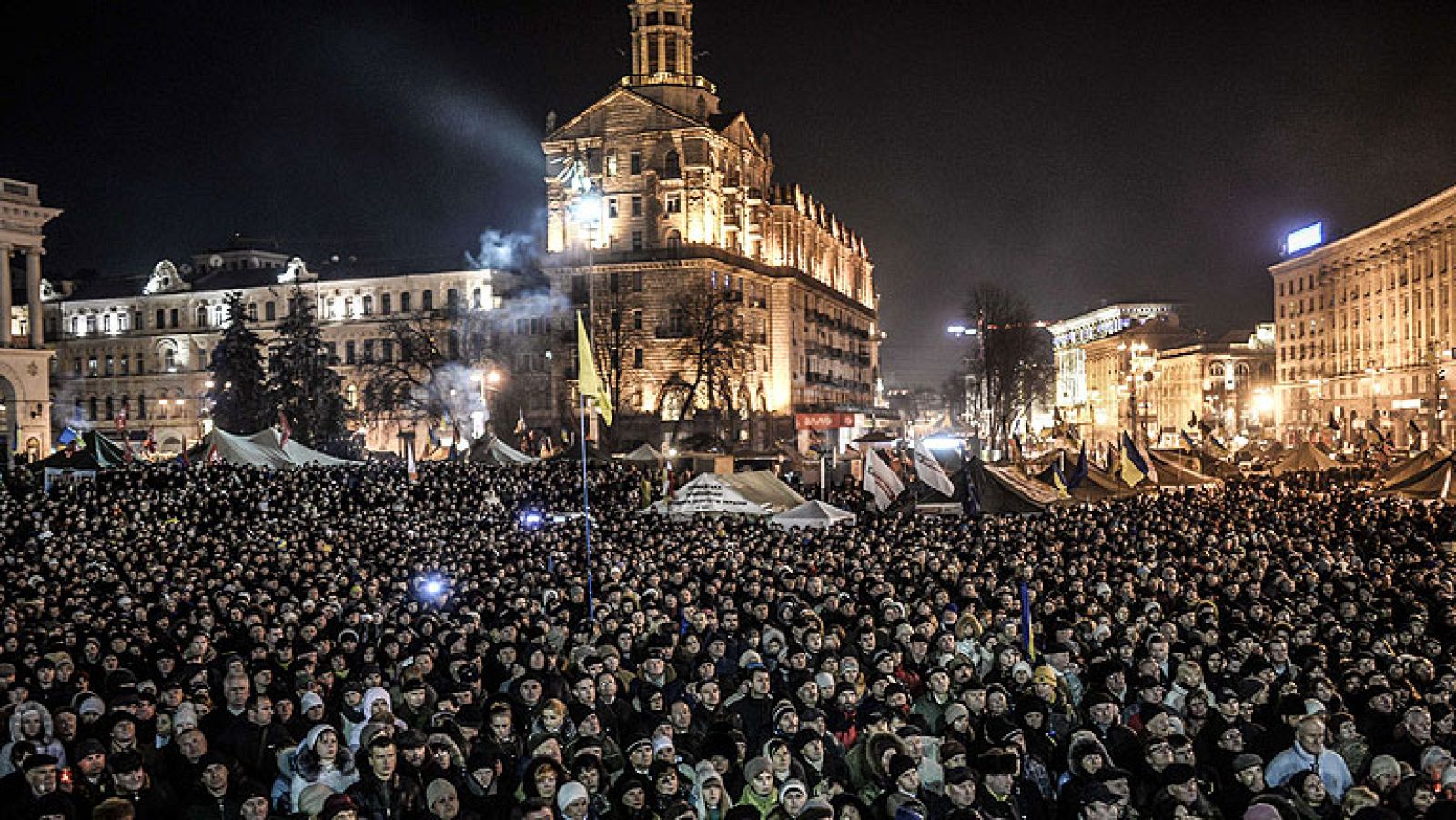Los manifestantes de Kiev aprueban el Gobierno de Unidad Nacional liderado por Yatseniuk | Ver