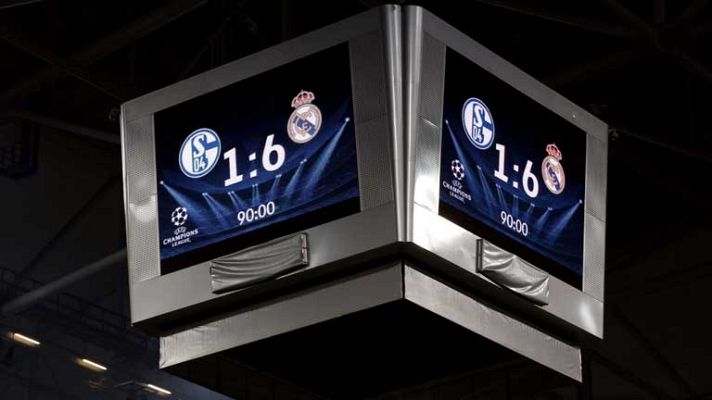 Champions League - Huntelaar maquilla el marcador con una volea fabulosa (1-6)