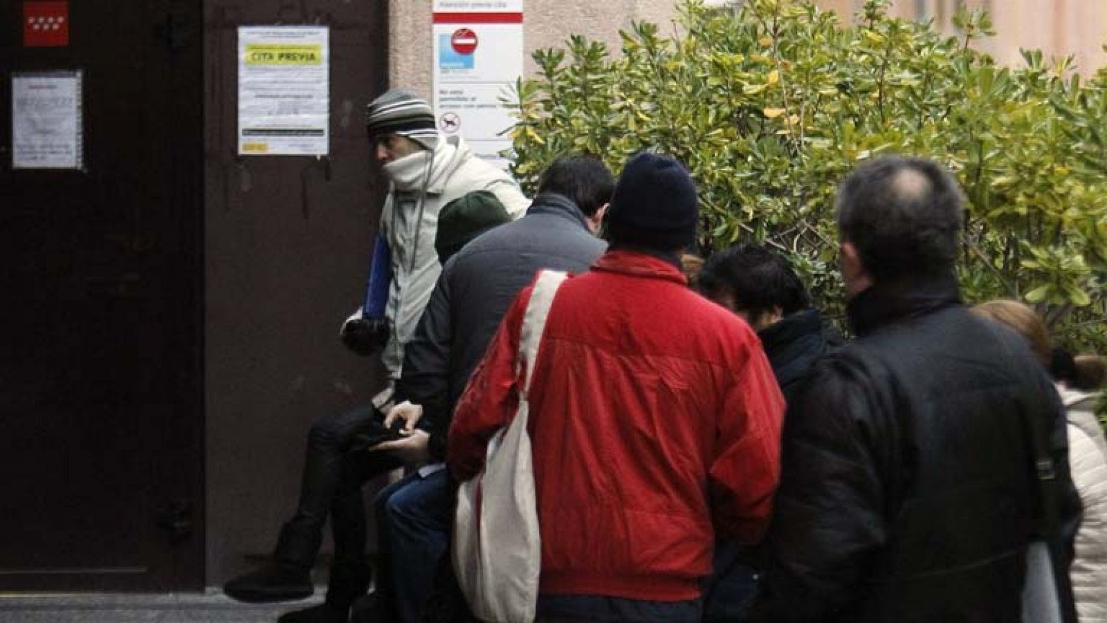 La Defensora del Pueblo insta al Gobierno a acelerar los pagos del FOGASA a los desempleados 