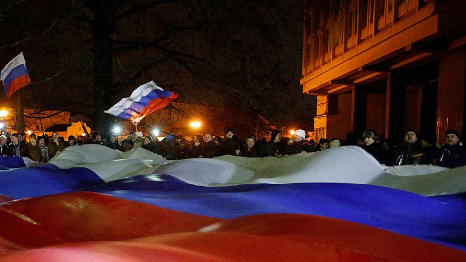 Telediario 1: Europa y EE.UU. piden contención a Rusia tras el asalto al Parlamento de Crimea | RTVE Play