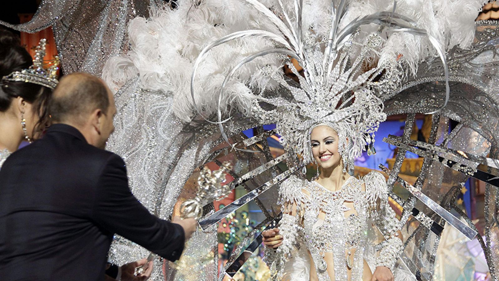 Telediario 1: Reina del carnaval | RTVE Play