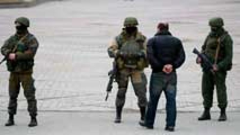 El Gobierno de Kiev califica la presencia rusa en Crimea de declaración de guerra