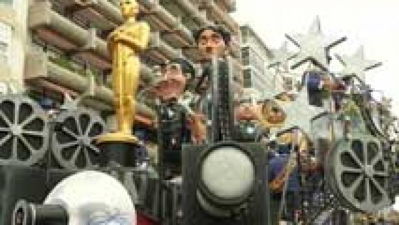 El mundo del cine ha sido protagonista en el desfile de Carnaval de Cádiz