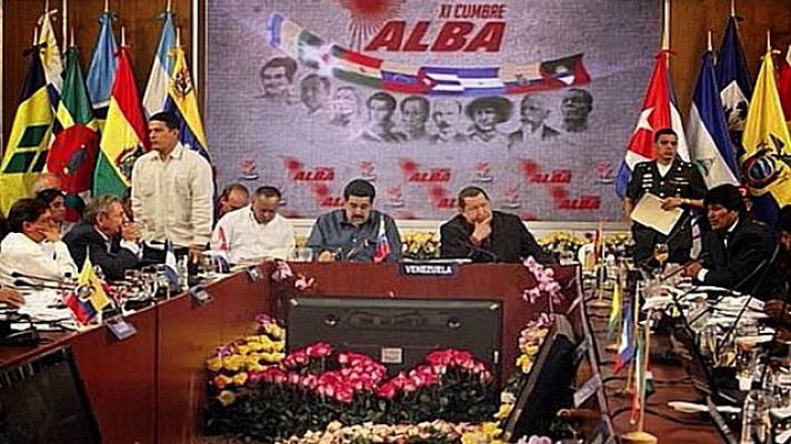 Universo UNED - Nuevos Populismos Latinoamericanos