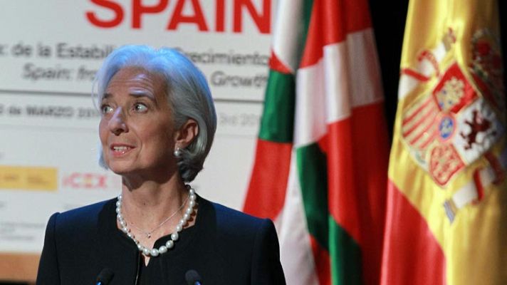  - Lagarde pide profundizar la reforma laboral rebajando los costes, pero "no necesariamente los salarios"