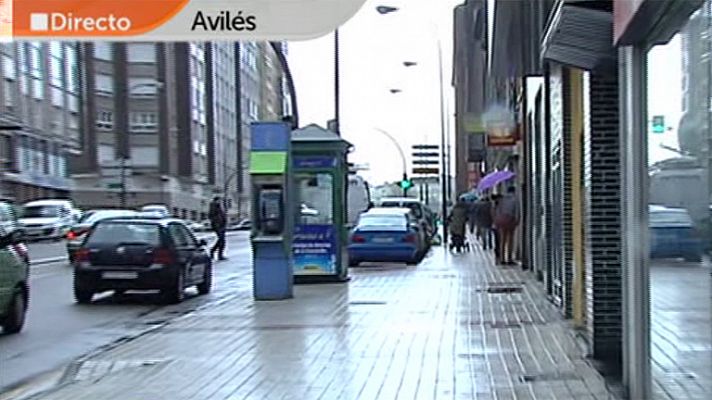 Entre todos - Ciclistas circulan por las aceras