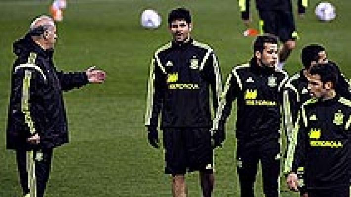 Telediario 1 - Del Bosque prueba con Costa de titular en el Vicente Calderón