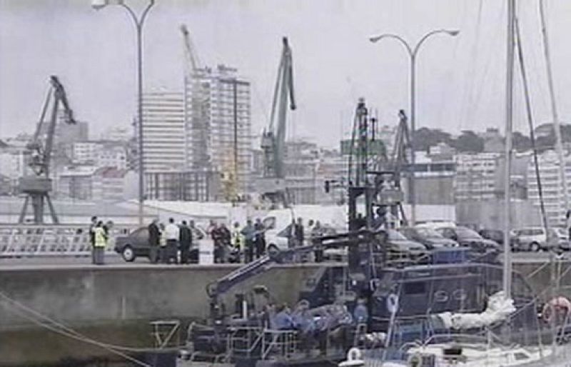 Llega al puerto de A Coruña un velero con 3.800 Kilos de hachís escoltado por el Servicio de Vigilancia Aduanera. Fue interceptado en alta mar, en aguas internacionales.