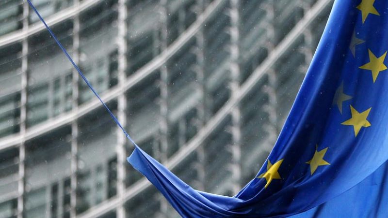 Bruselas aprecia aún desequilibrios económicos en España, pero ya no los considera excesivos