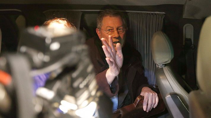 Telediario 1 - Grupos prorrusos intimidan al enviado de la ONU en Crimea, que decide poner fin a la misión