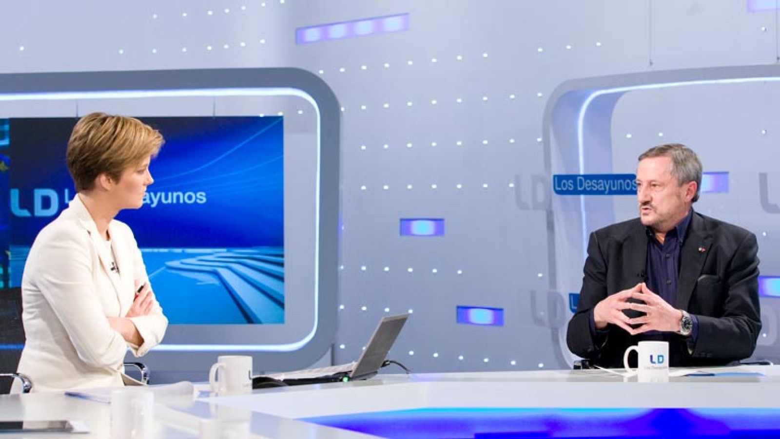 Willy Meyer (IU): "No se puede tener con la inmigración un trato criminal como el que se ha tenido en Ceuta" - Los desayunos | Ver