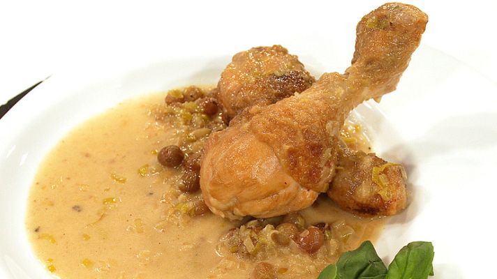 RTVE Cocina - Jamoncitos de pollo al vino espumoso con ensalada de judías