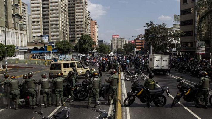 Telediario 1 - Protestas en Caracas