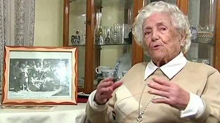 Telediario 1 - Homenaje a Encarna Hernández, pionera del baloncesto femenino
