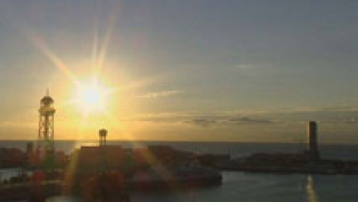 Suben las temperaturas y sigue el fuerte viento en el Estrecho